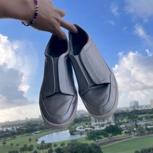 Zara silver shoes 👟 size 6